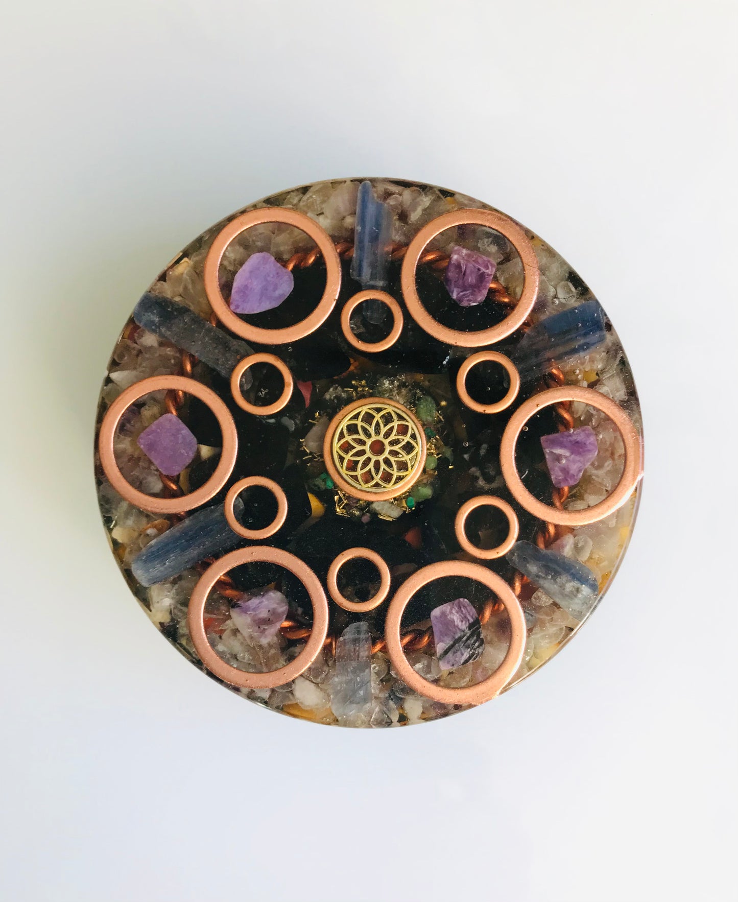 6 Kyanites Medium Orgone Charging Plate